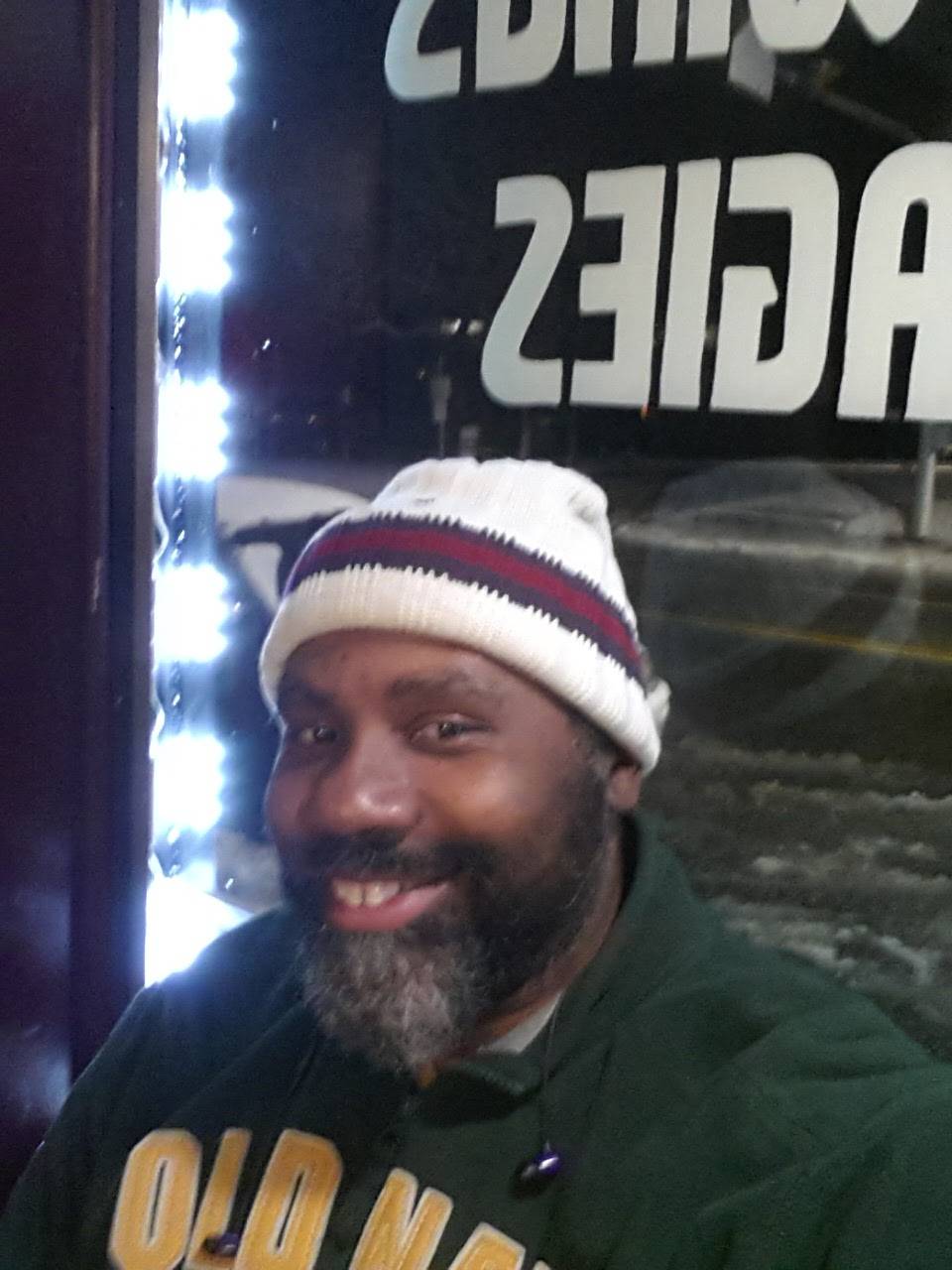 Giorgios Pizza | restaurant | 1711 Providence Ave, Chester, PA 19013, USA | 6108746950 OR +1 610-874-6950