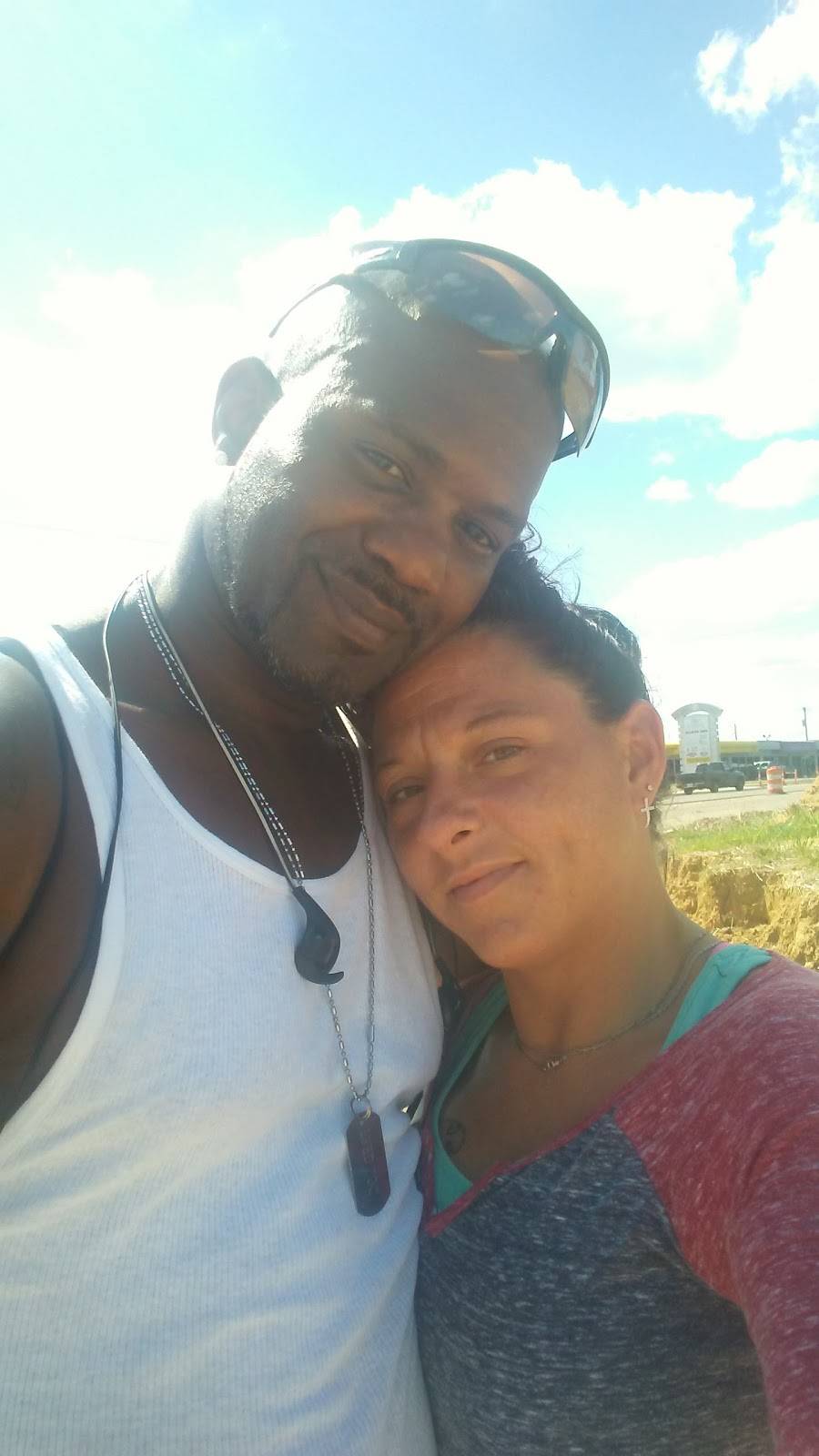 A&W Restaurant | restaurant | 970 Pickwick Rd, Savannah, TN 38372, USA | 7319255560 OR +1 731-925-5560