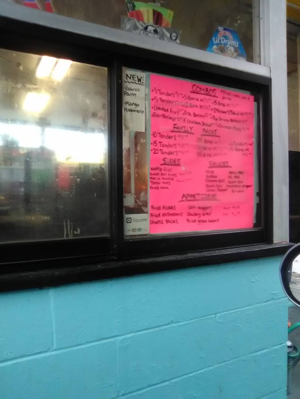 Lil Charlies | restaurant | 300 S Main St, Lockhart, TX 78644, USA | 5126683151 OR +1 512-668-3151