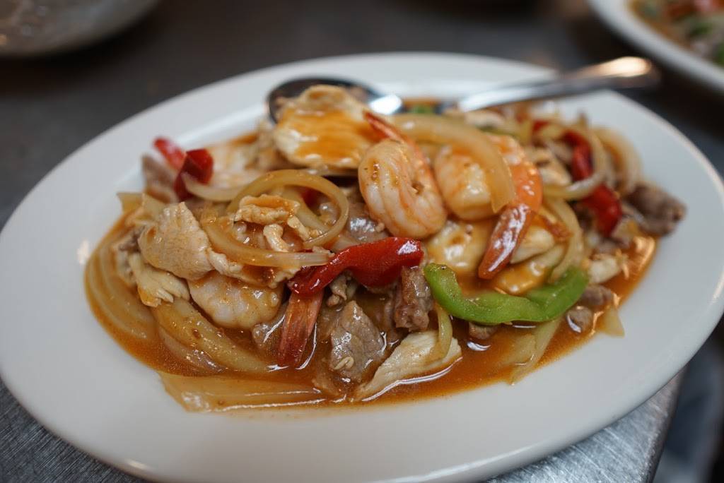 Silver Dish Thai Cuisine | restaurant | 278 W Center St, Provo, UT 84601, USA | 8013739540 OR +1 801-373-9540