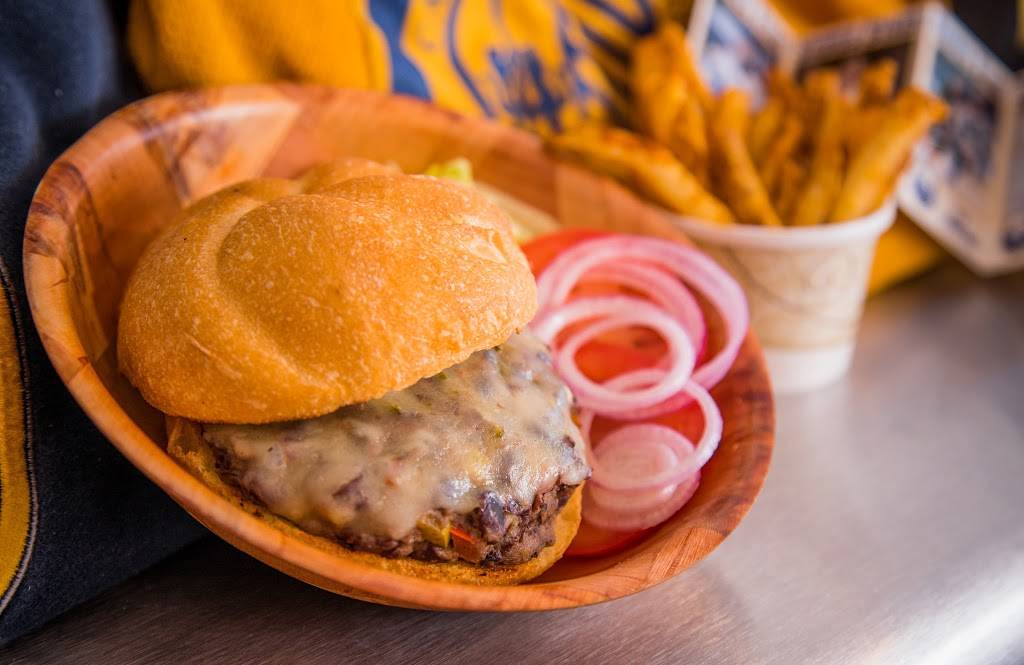 Buffalos Famous | restaurant | 773 Coney Island Ave, Brooklyn, NY 11218, USA | 7184629746 OR +1 718-462-9746