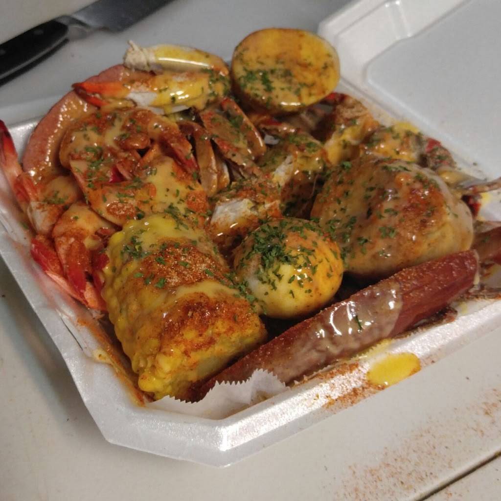 Chunkys Wings & Things | restaurant | 15348-15398 Main St N, Jacksonville, FL 32218, USA | 9049628858 OR +1 904-962-8858