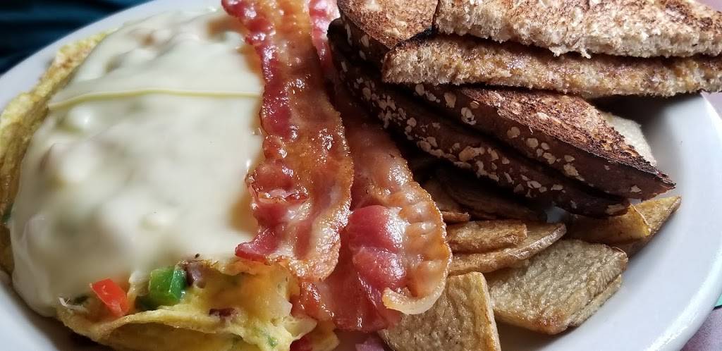 Roses Restaurant | restaurant | 160 Housatonic St, Lee, MA 01238, USA | 4132433333 OR +1 413-243-3333