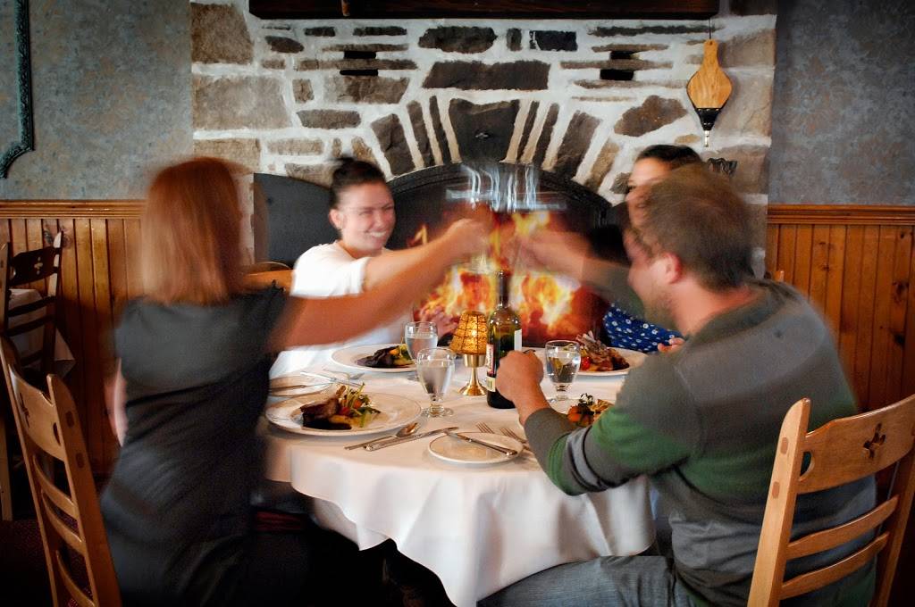 Restaurant La Maison Chez Nous | restaurant | 847 Rue Mountain, Granby, QC J2H 0L5, Canada | 4503722991 OR +1 450-372-2991