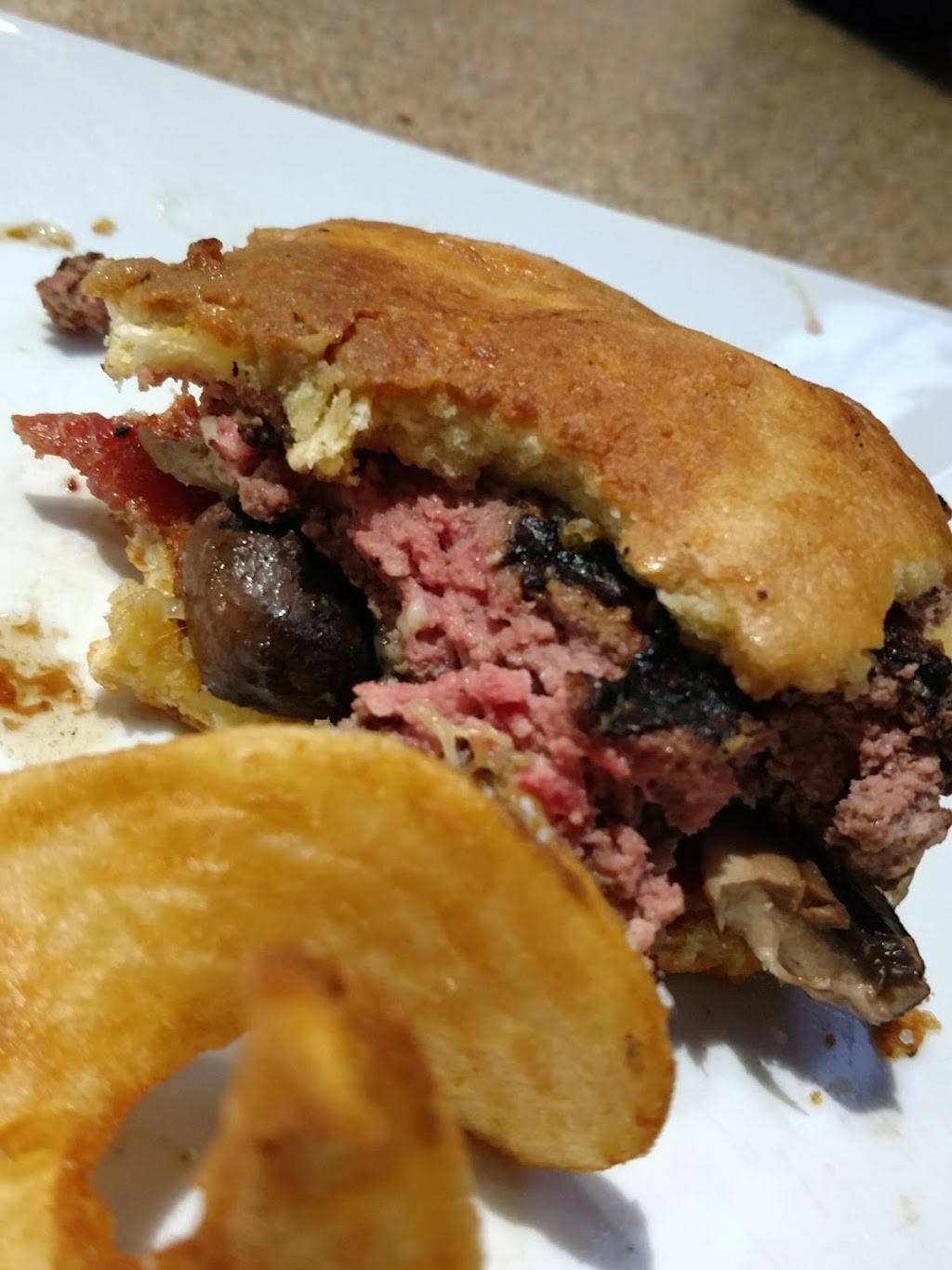 Charlie Mops | restaurant | 8505 Secor Rd, Lambertville, MI 48144, USA | 7345686686 OR +1 734-568-6686