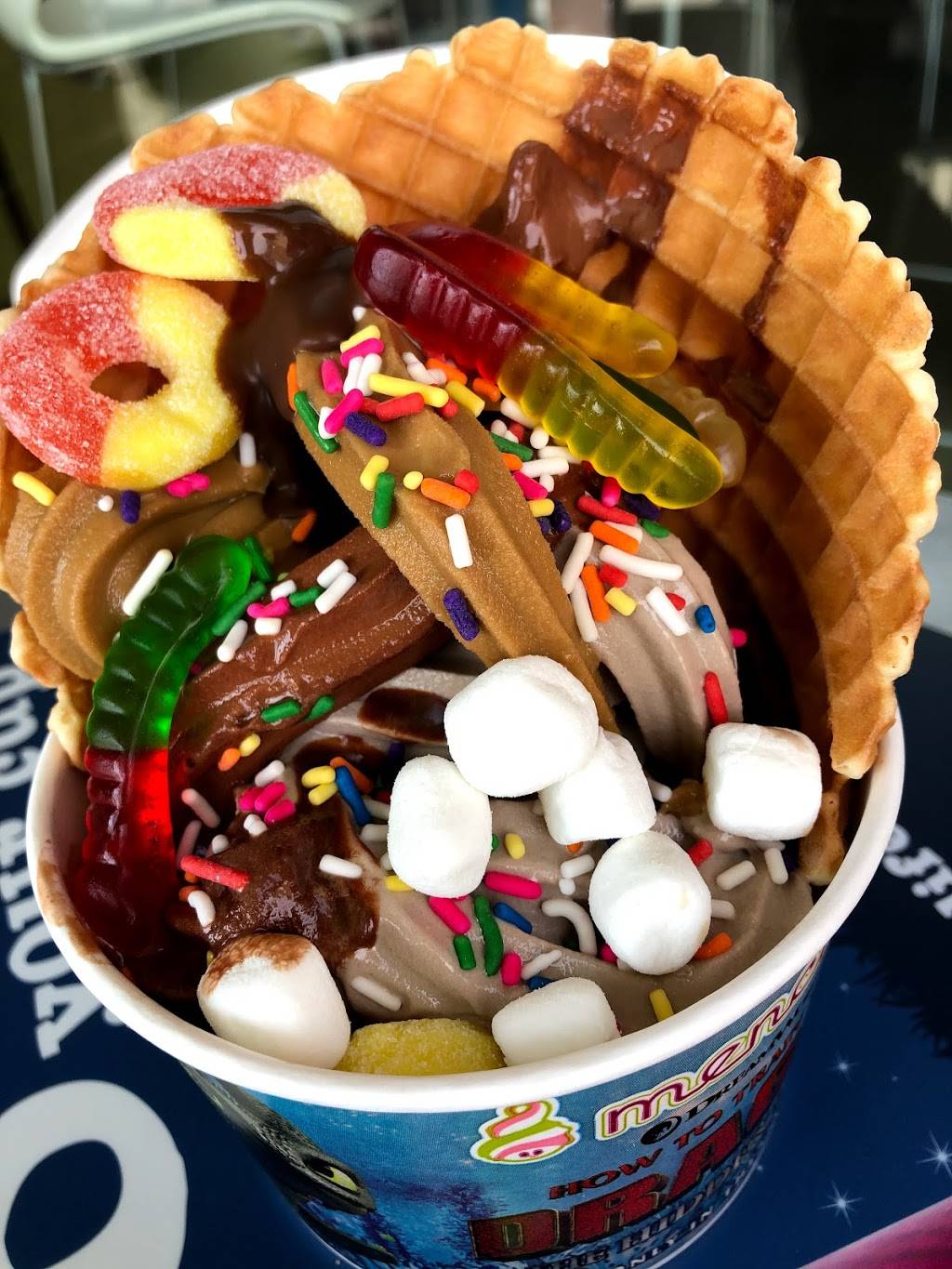 Menchies Frozen Yogurt | bakery | 14865 Main St, Bellevue, WA 98007, USA | 4256443035 OR +1 425-644-3035