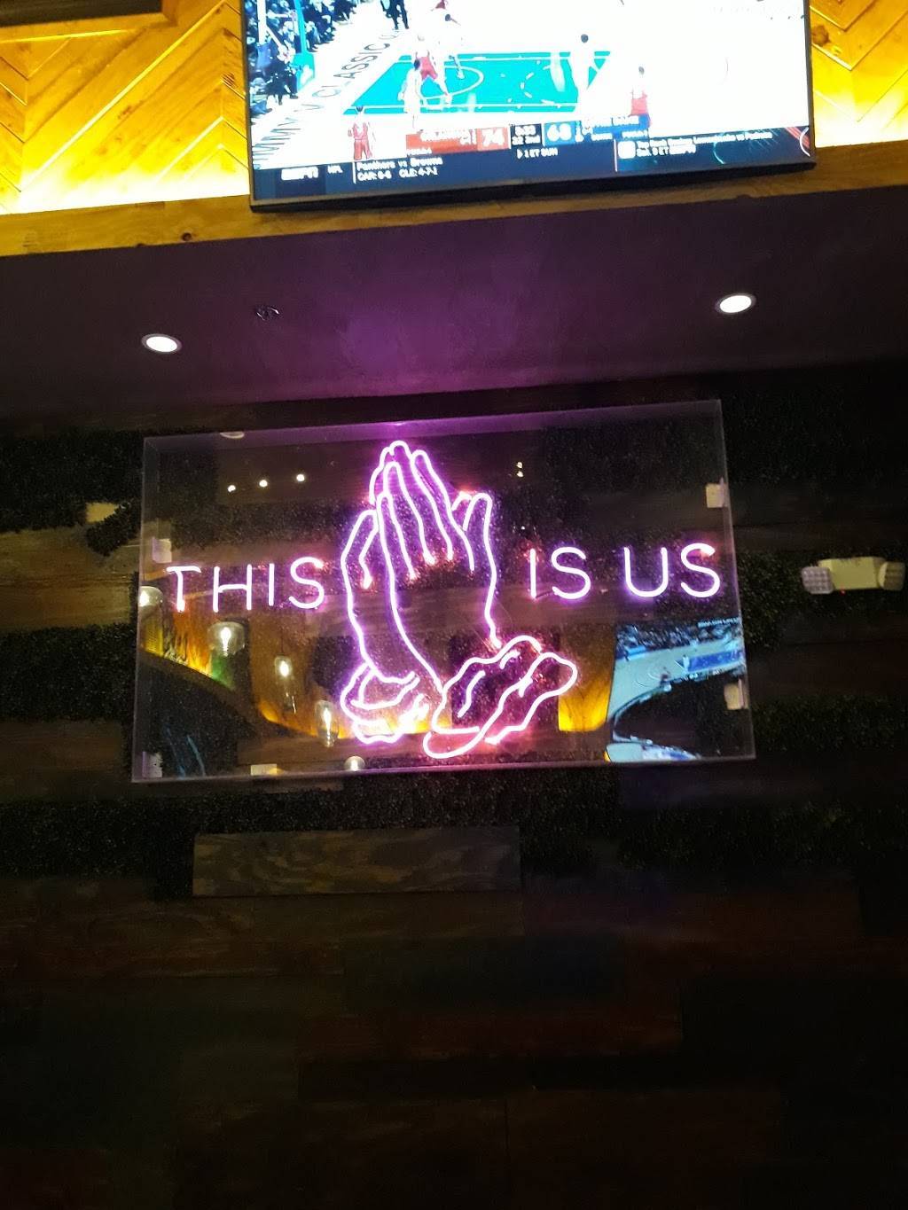 Born TX Raised | restaurant | 2106 N Zaragoza Rd, El Paso, TX 79936, USA | 9159961066 OR +1 915-996-1066