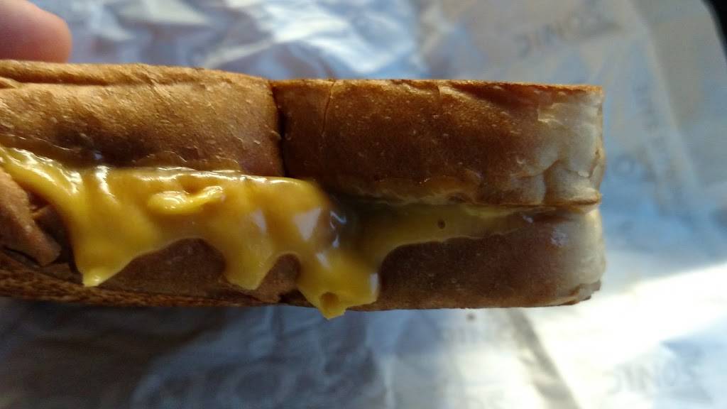 Sonic Drive-In | restaurant | 3325 Main St, Keokuk, IA 52632, USA | 3195241919 OR +1 319-524-1919