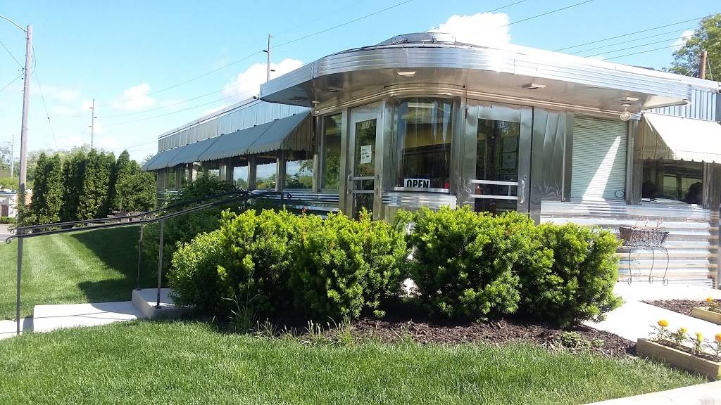 Jonis Diner | restaurant | 111 S Wells St, Lake Geneva, WI 53147, USA | 2623489565 OR +1 262-348-9565