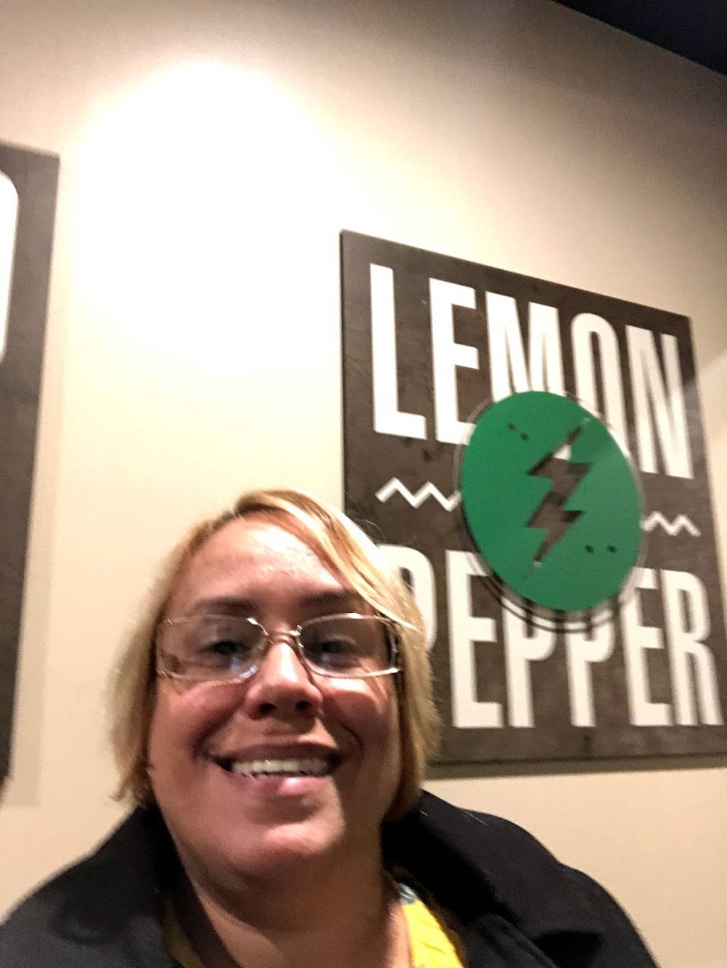 Wingstop | restaurant | 90 N Genesee St, Utica, NY 13502, USA | 3157079464 OR +1 315-707-9464