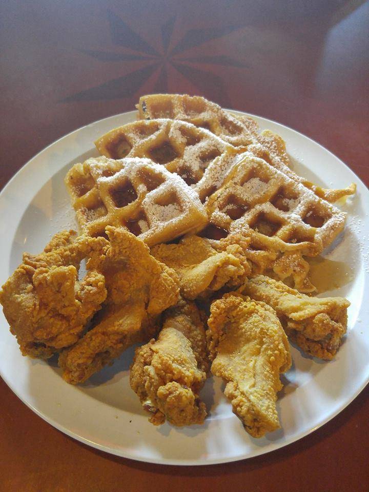 Blue Breeze Grill | restaurant | 16826 Lakeshore Blvd, Cleveland, OH 44110, USA | 2164651240 OR +1 216-465-1240