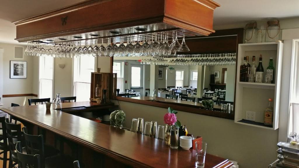 Chilmark Tavern | restaurant | 9 State Rd, Chilmark, MA 02535, USA | 5086459400 OR +1 508-645-9400