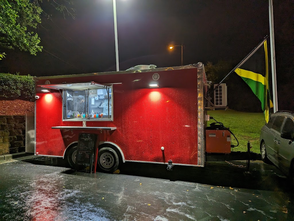 Island Vibez Caribbean Kitchen & Catering LLC | restaurant | 800 Hanes Mall Blvd, Winston-Salem, NC 27103, USA | 3368604289 OR +1 336-860-4289