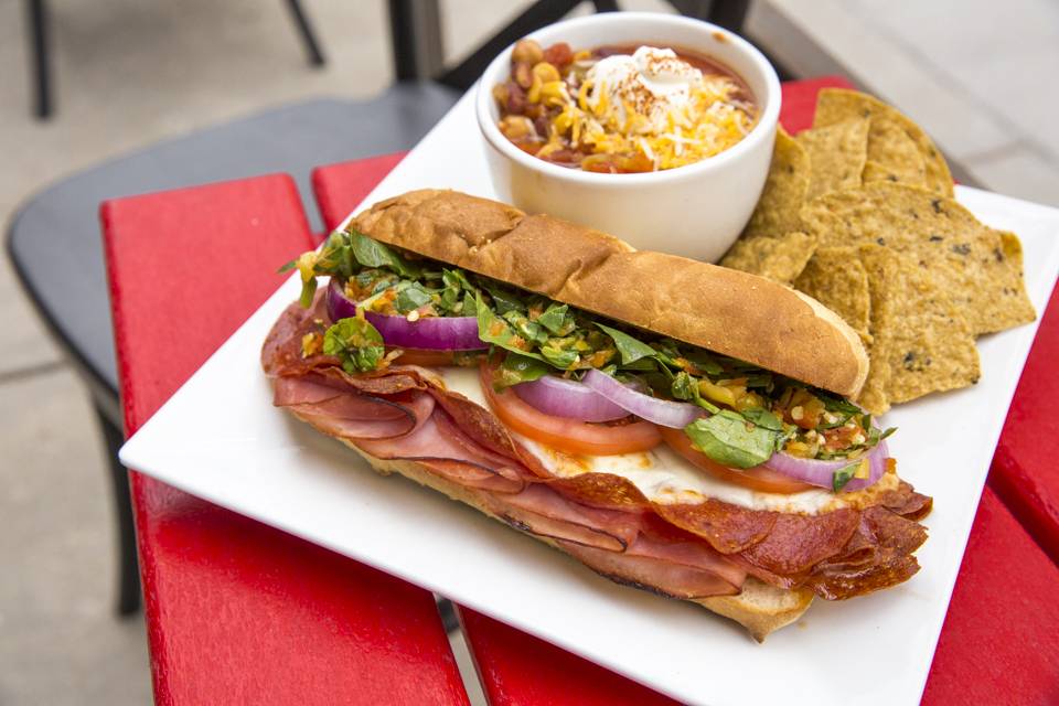 The Ute & Yeti | restaurant | 21 N Nevada Ave, Colorado Springs, CO 80903, USA | 7196340003 OR +1 719-634-0003