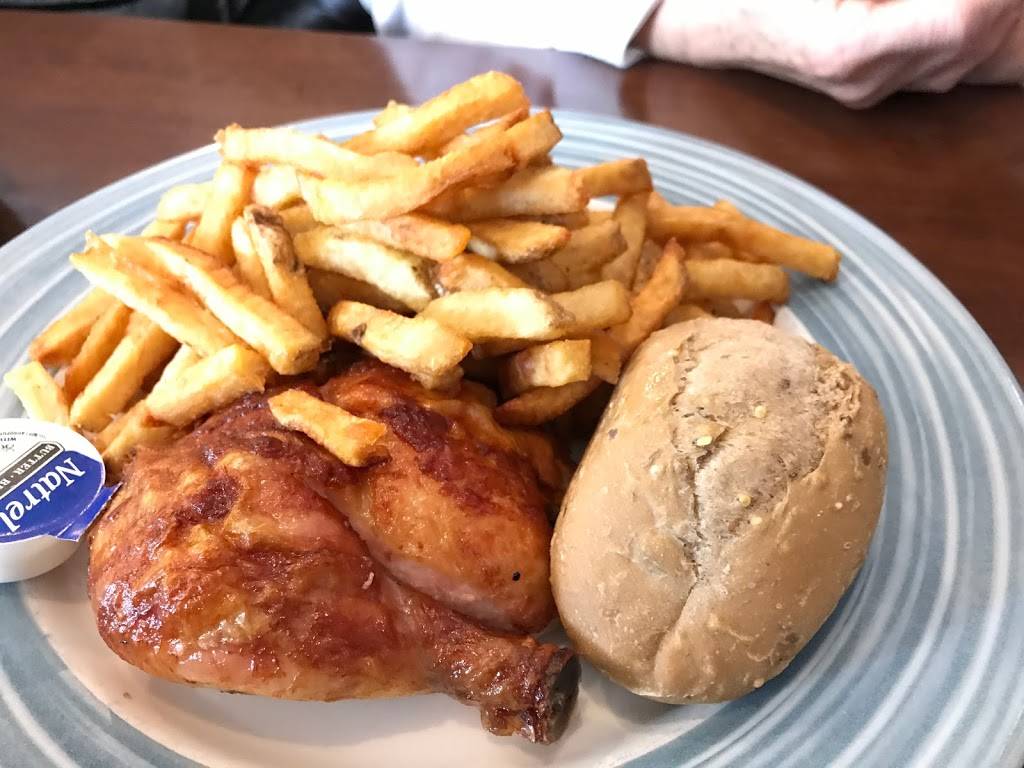 Swiss Chalet | restaurant | 28 First Commerce Dr Bldg. H, Aurora, ON L4G 0H5, Canada | 9058418558 OR +1 905-841-8558