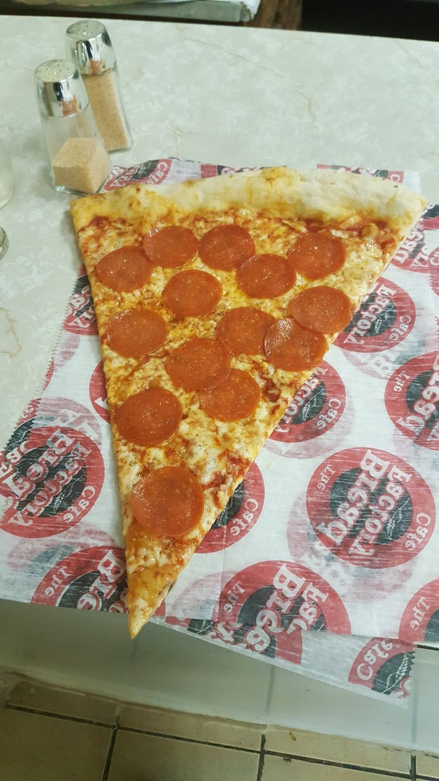 Ljubos Pizza | meal takeaway | 15 Westchester Square, Bronx, NY 10461, USA | 7188630874 OR +1 718-863-0874