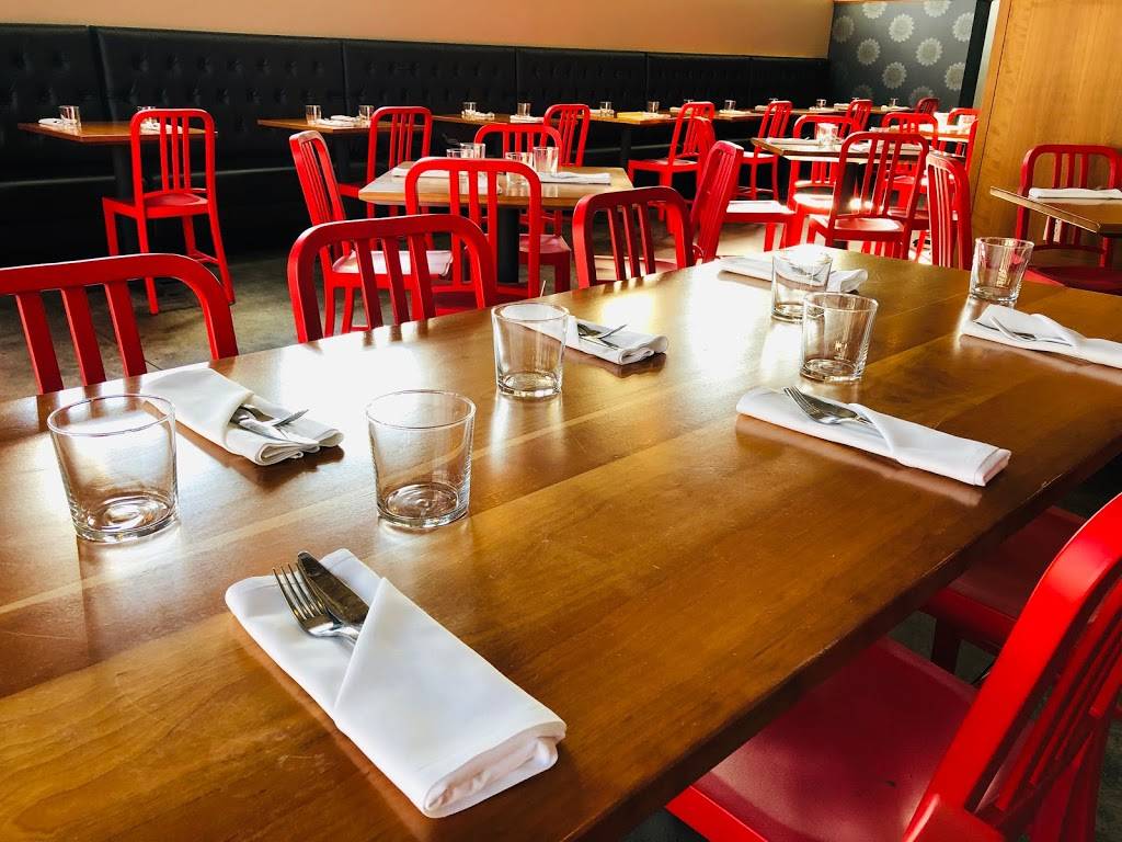 Sandy Point Beach House - Grand Rapids | restaurant | 822 Ottawa Ave NW, Grand Rapids, MI 49503, USA | 6164207724 OR +1 616-420-7724