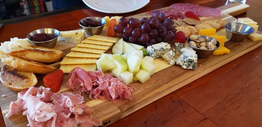 Flightz | restaurant | 3907 Park Dr Suite #110, El Dorado Hills, CA 95762, USA | 9168055128 OR +1 916-805-5128