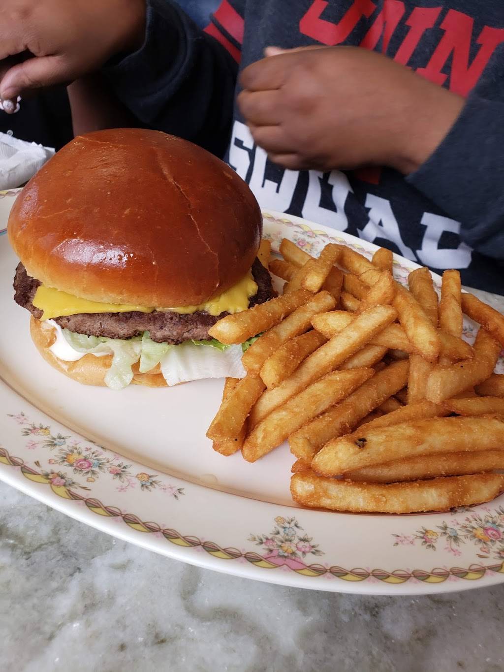 3ds Coney Family Restaurant | restaurant | 2548 Elizabeth Lake Rd, Waterford Twp, MI 48328, USA | 2488096996 OR +1 248-809-6996