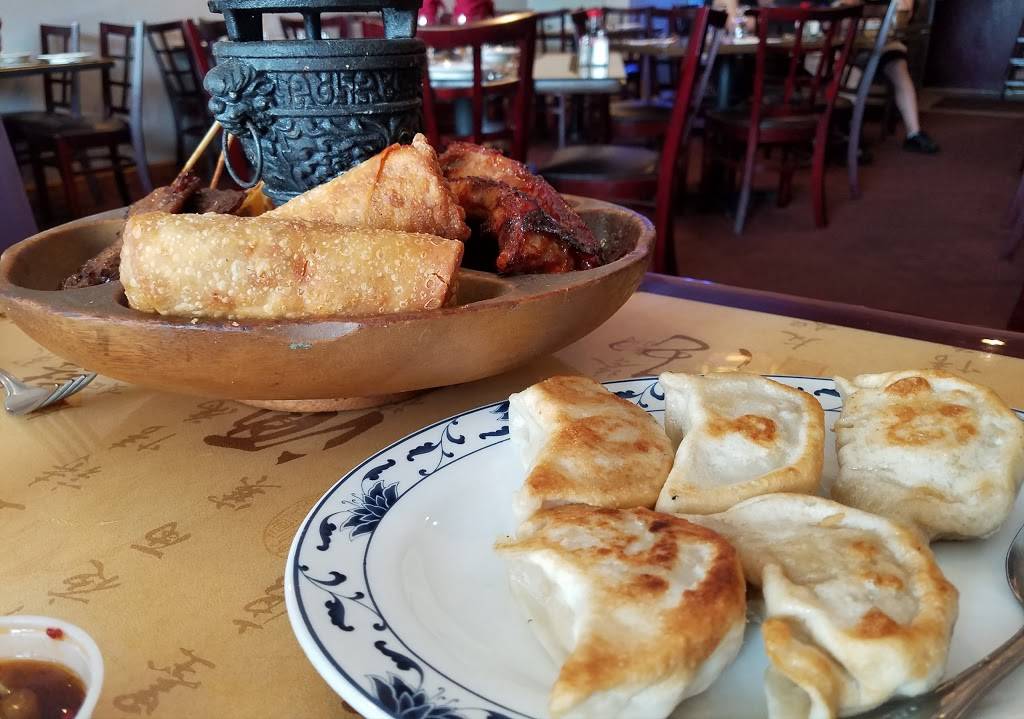 Luckys China Inn | restaurant | 5865 Robert Oliver Pl, Columbia, MD 21045, USA | 4109975454 OR +1 410-997-5454