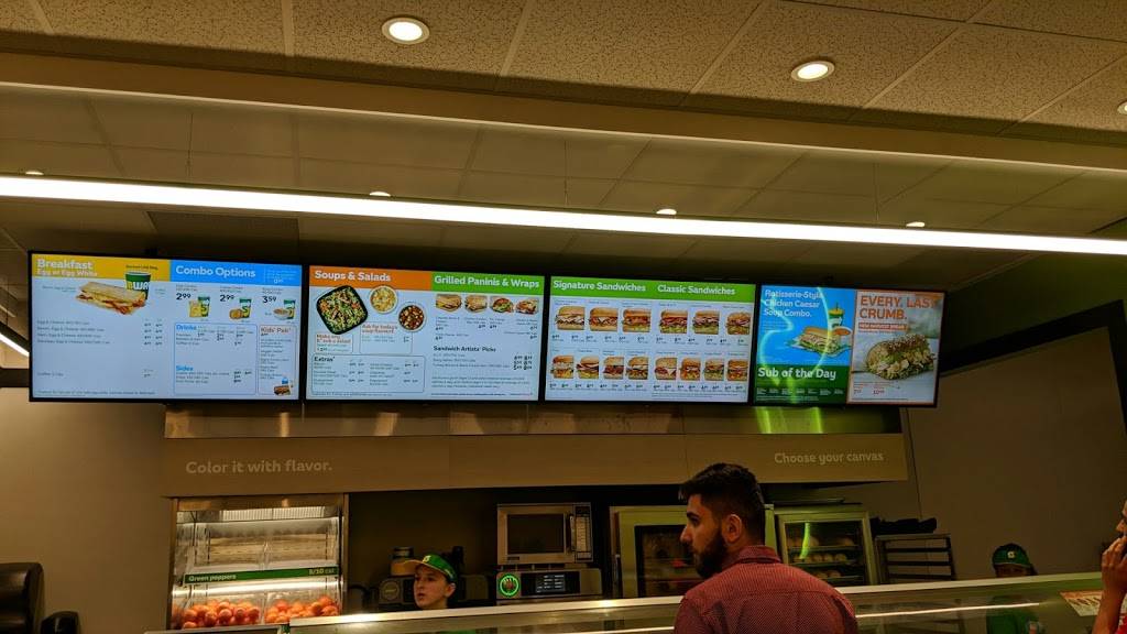 Subway | meal takeaway | 300 Tecumseh Rd E, Windsor, ON N8X 5E8, Canada | 5192588898 OR +1 519-258-8898