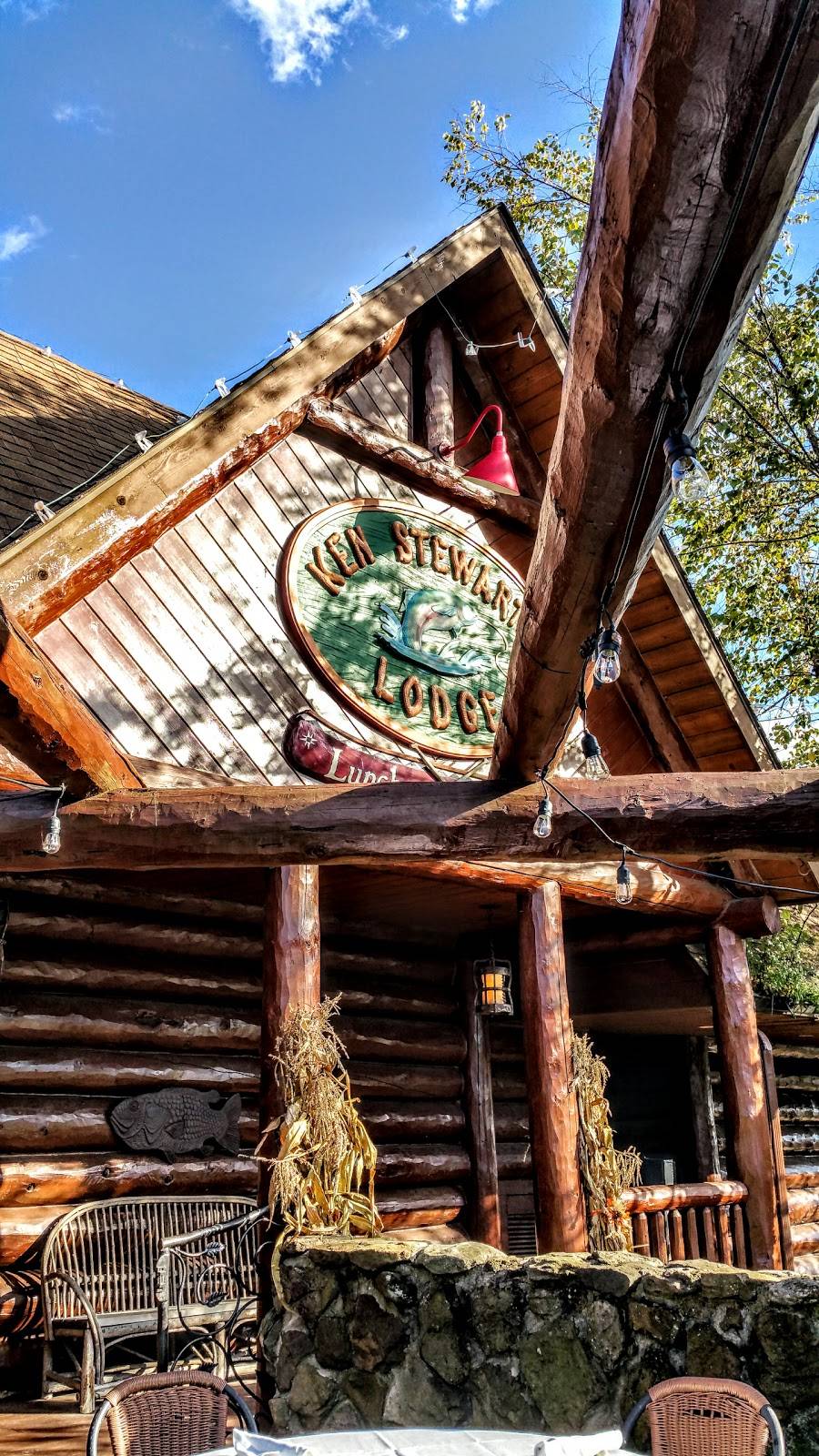 Ken Stewarts Lodge | restaurant | 1911 N Cleveland Massillon Rd, Akron, OH 44333, USA | 3306668881 OR +1 330-666-8881