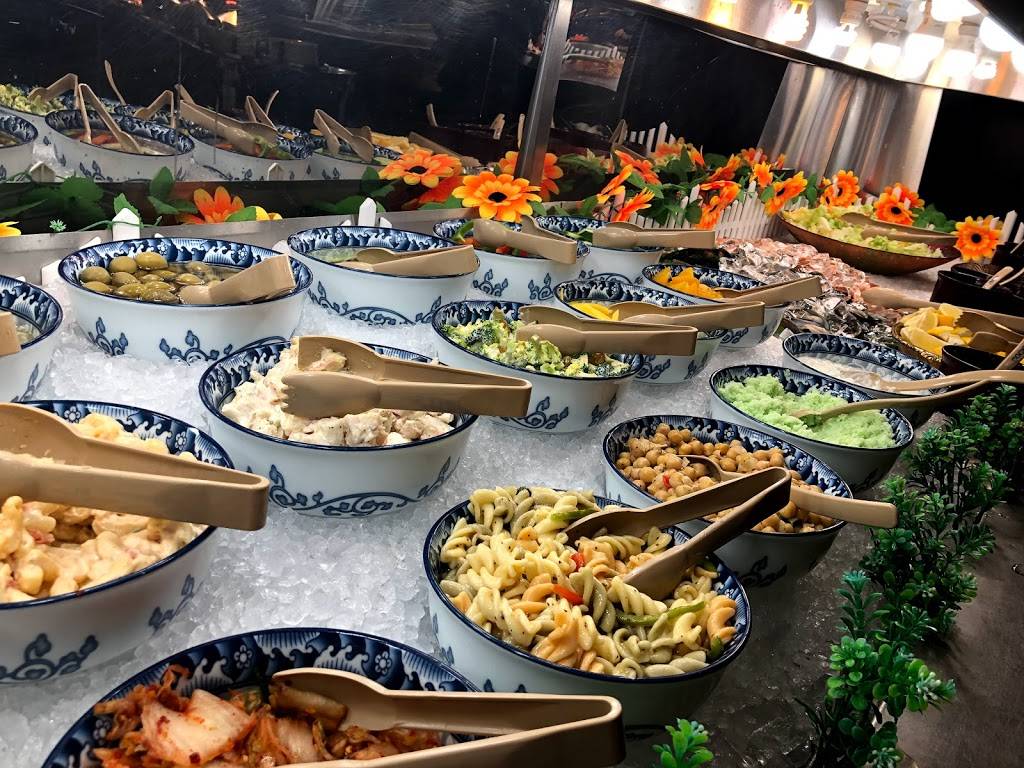 Crystal Buffet | meal takeaway | 2 Mountain Rd #1, Collingwood, ON L9Y 4S8, Canada | 7054462888 OR +1 705-446-2888