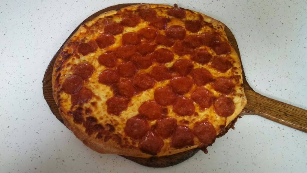 Carsons Pizzeria & Bar | meal delivery | 11613 US-11, Adams Center, NY 13606, USA | 3152030107 OR +1 315-203-0107