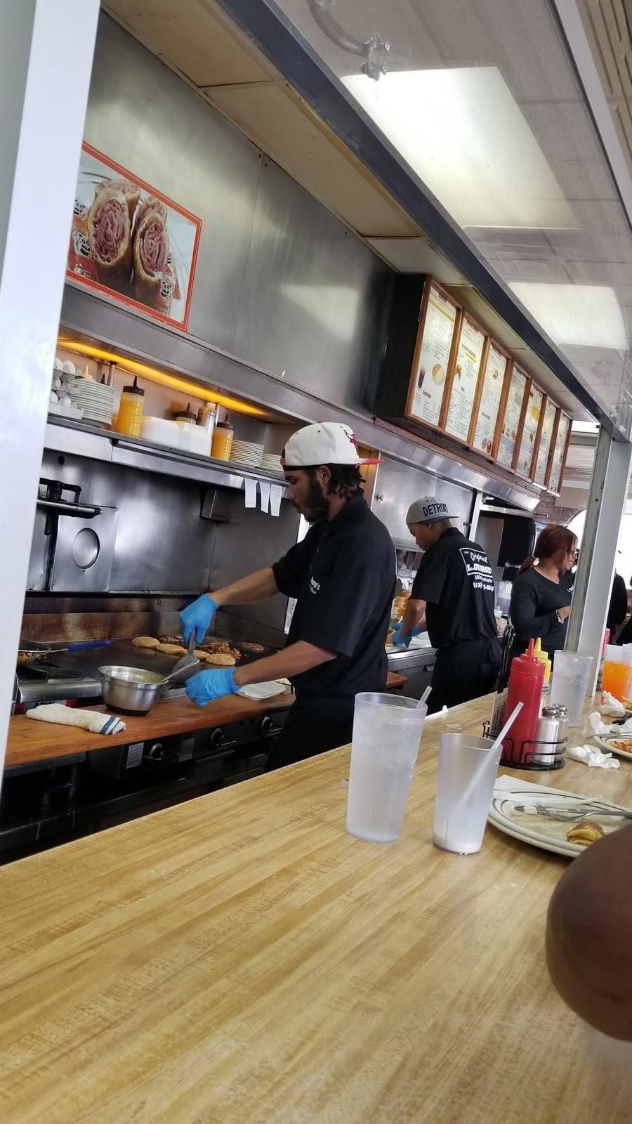 L Georges Coney Island | restaurant | 13635 W McNichols Rd, Detroit, MI 48235, USA | 3133426516 OR +1 313-342-6516