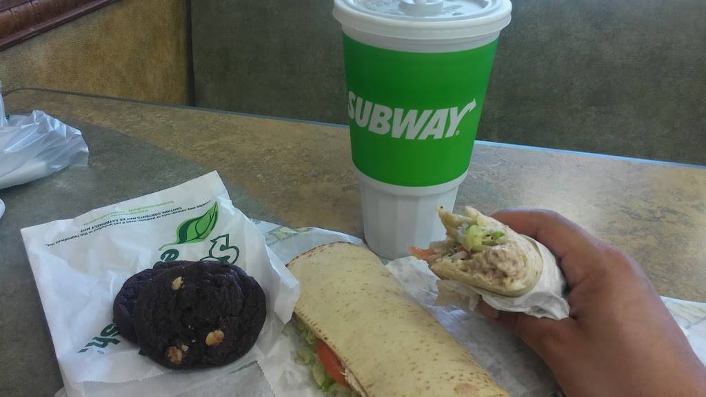 Subway | restaurant | 210 S Dixie Hwy, Lake Worth, FL 33460, USA | 5614931950 OR +1 561-493-1950