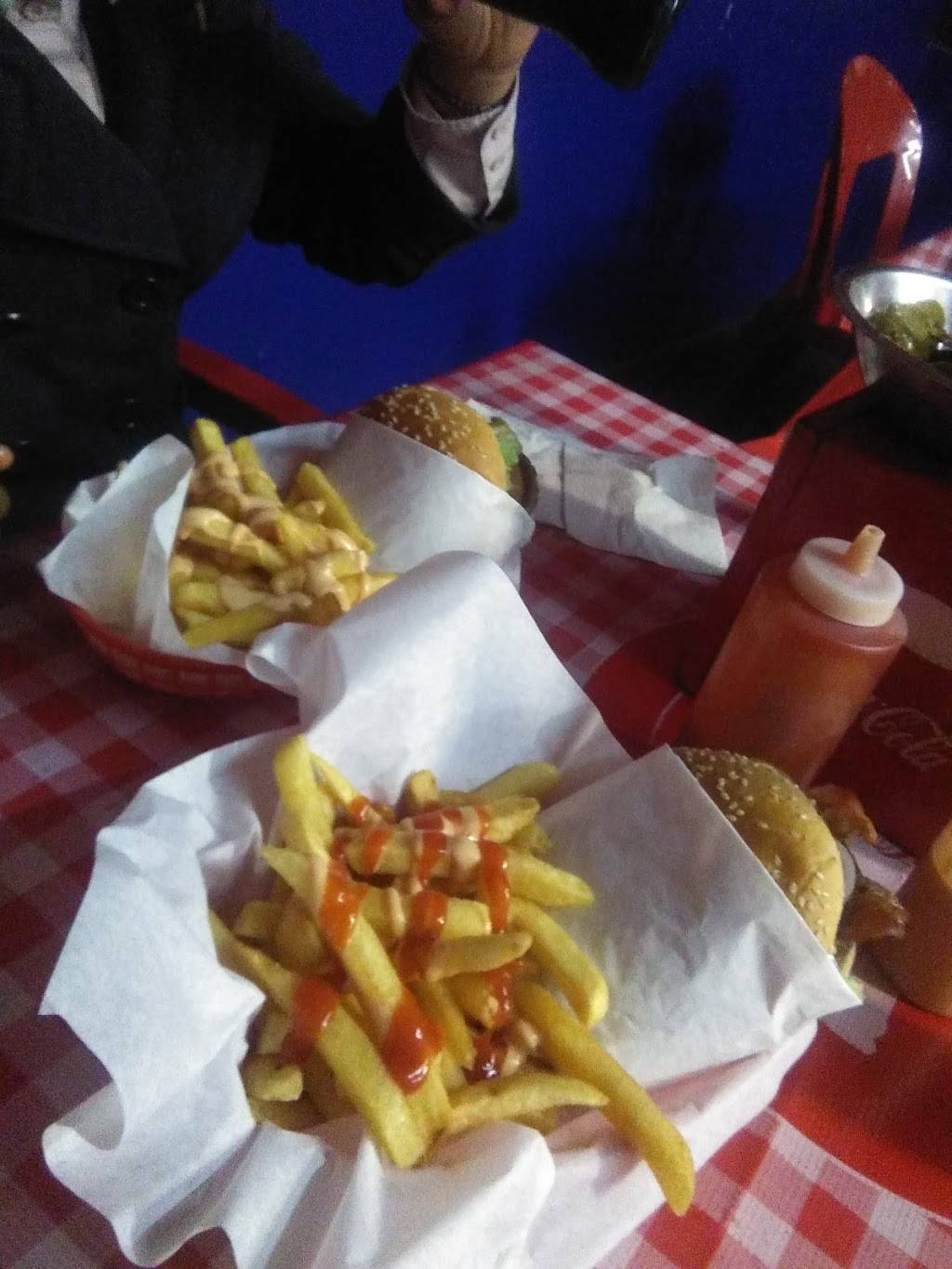 Hamburguesas Tom | restaurant | Paseo José María Morelos y Pavón 877, Industrial, 21430 Tecate, B.C., Mexico | 016651216987 OR +52 665 121 6987