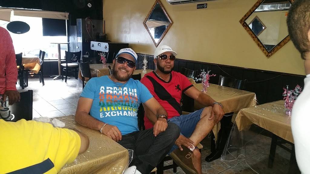 La Rola | restaurant | 400 E 198th St, Bronx, NY 10458, USA | 9176881448 OR +1 917-688-1448