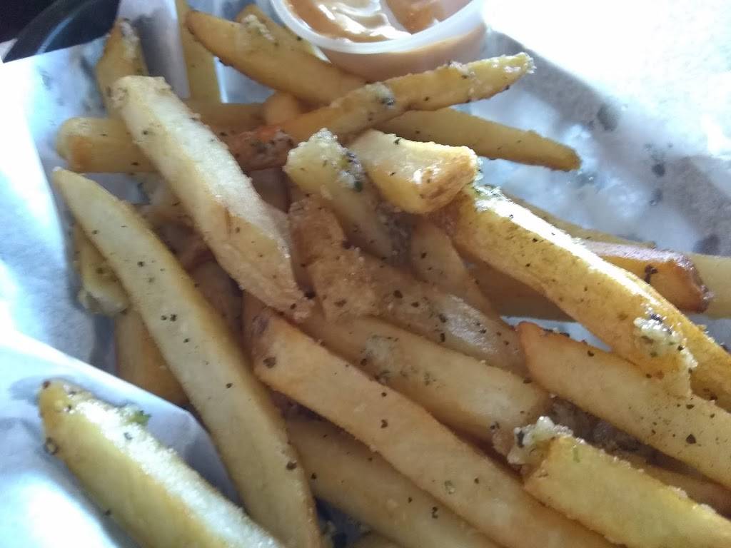 Luckys Iron Door Roadhouse | restaurant | 3754 West, Center View Way, West Jordan City, UT 84084, USA | 8018789439 OR +1 801-878-9439