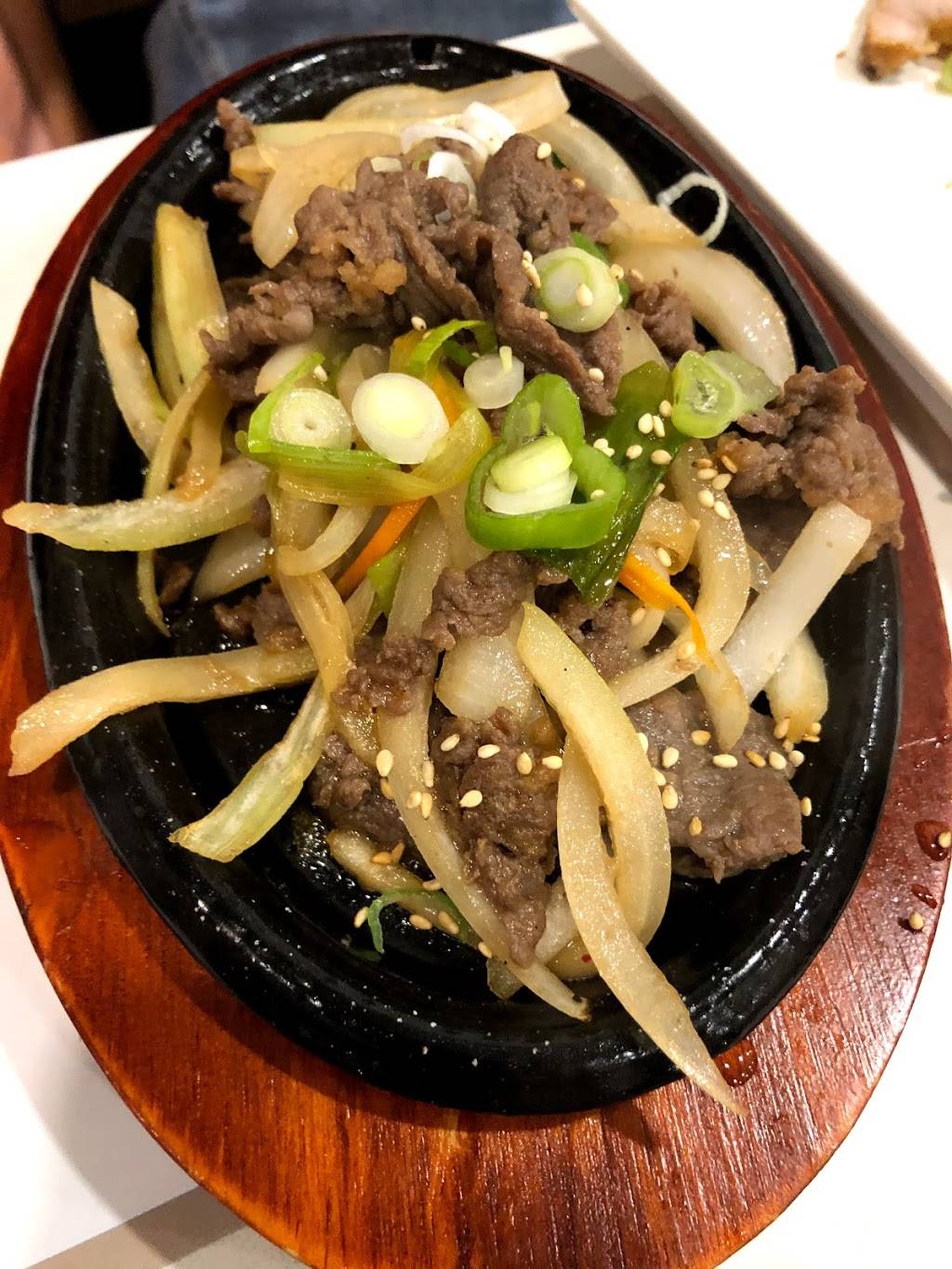 Myeongdong Gyoza Kalguksu | restaurant | 7117 Bathurst St Unit 106, Thornhill, ON L4J 2J6, Canada | 9055973911 OR +1 905-597-3911