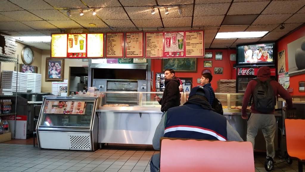 Roccos Pizzeria | restaurant | 2414, 397, Bedford Park Blvd, Bronx, NY 10458, USA | 7182956793 OR +1 718-295-6793