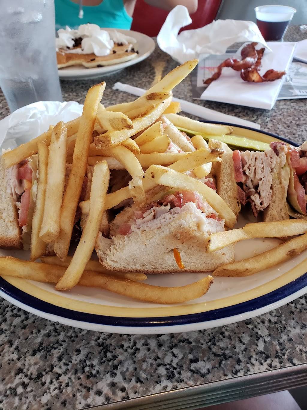 5 & Diner | restaurant | 13001 Founders Square Dr, Orlando, FL 32828, USA | 4077570978 OR +1 407-757-0978