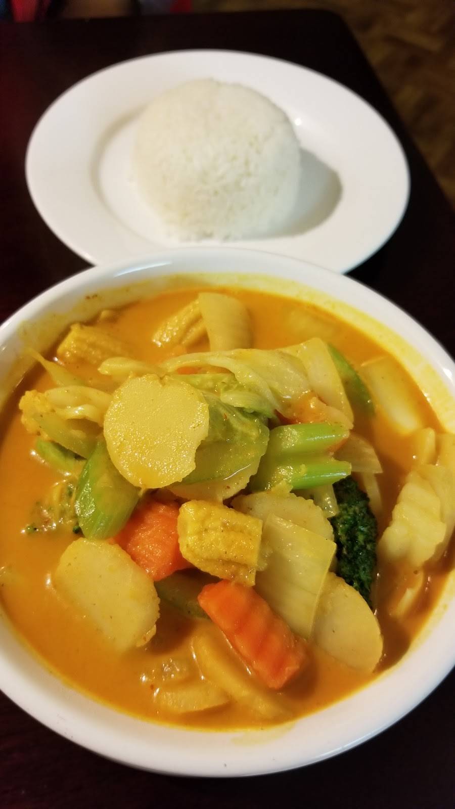 Thai Basil Restaurant | restaurant | 3042, 1423 E Noble Ave, Visalia, CA 93292, USA | 5597328881 OR +1 559-732-8881