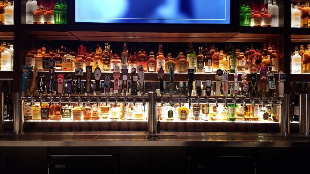 BJs Restaurant & Brewhouse | restaurant | 7880 Mentor Ave, Mentor, OH 44060, USA | 4402761360 OR +1 440-276-1360