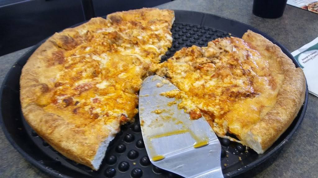 Town Pizza & Cafe | restaurant | 15 Mechanic St, Bellingham, MA 02019, USA | 5089662222 OR +1 508-966-2222