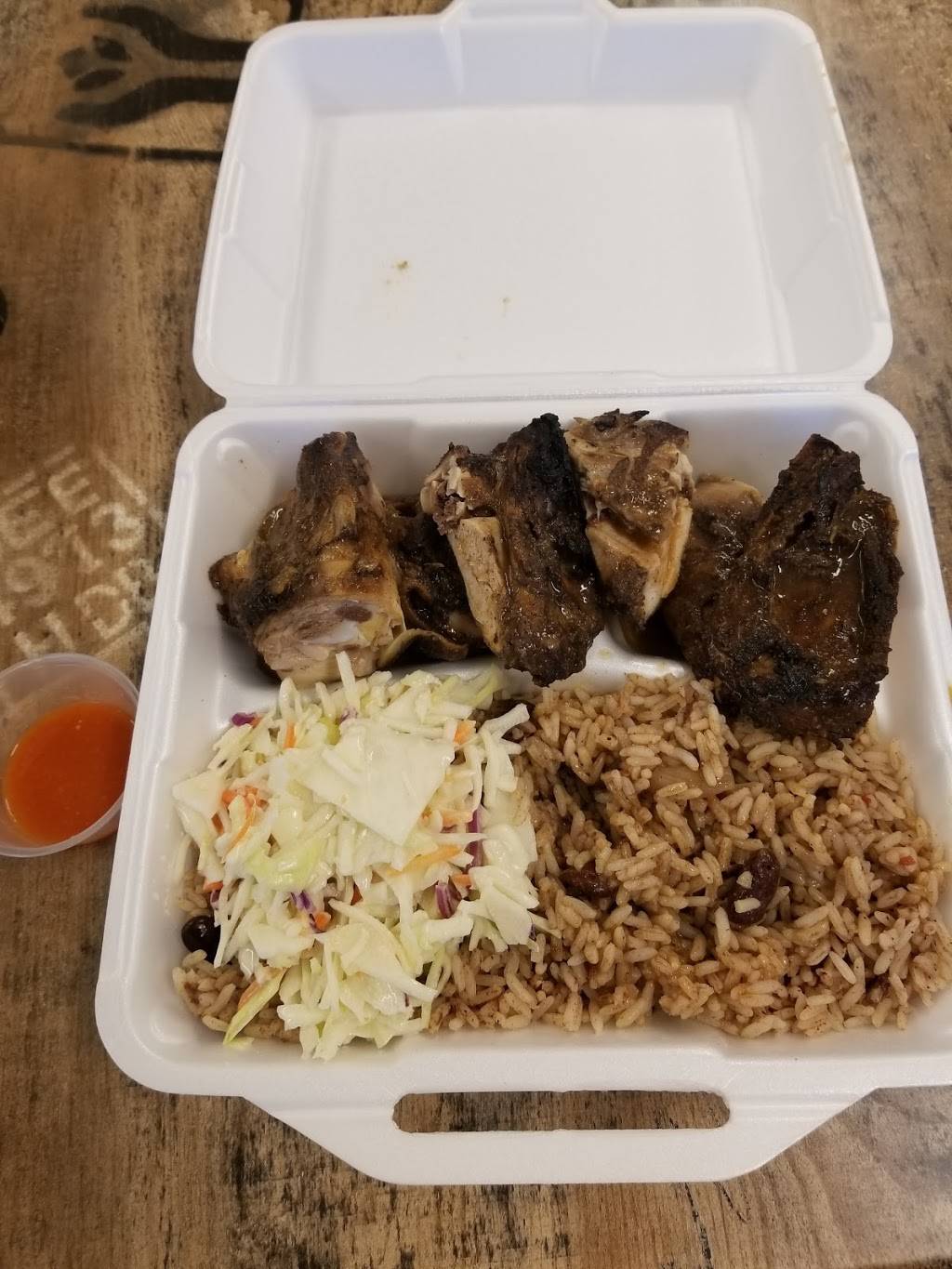 Jusjerk Caribbean Restaurant | restaurant | 3300 Fairview St, Burlington, ON L7N 3N7, Canada | 2893374631 OR +1 289-337-4631