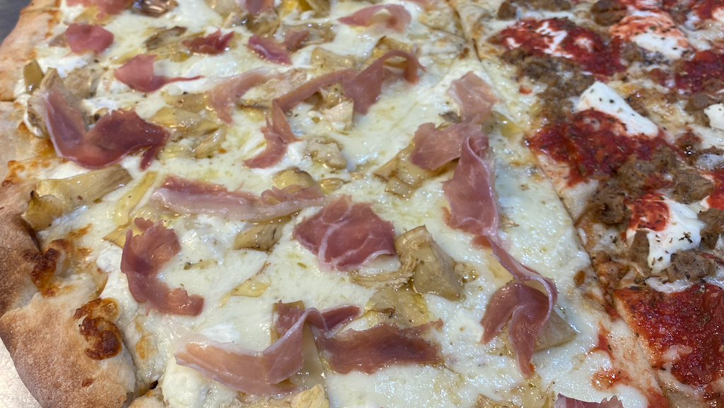 Litalien Pizza and Pasta | restaurant | 665 Newtown Rd suite #110, Virginia Beach, VA 23462, USA | 7575245652 OR +1 757-524-5652