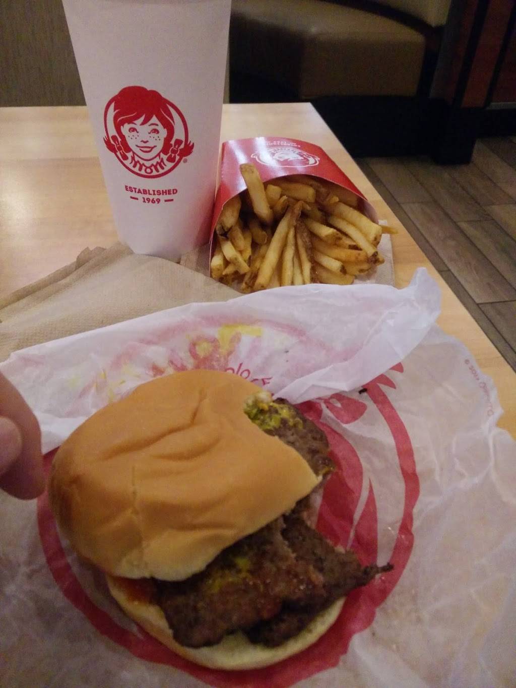 Wendys | restaurant | 365 University Park Dr, Winter Park, FL 32792, USA | 4076711119 OR +1 407-671-1119