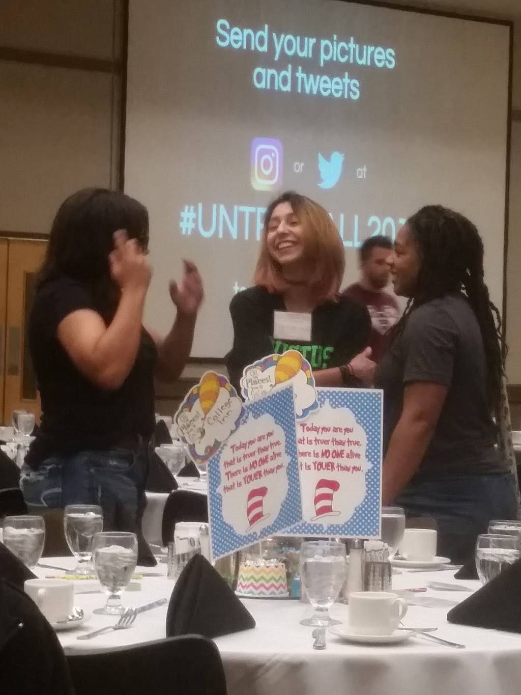 The Club at Gateway Center | restaurant | 801 N Texas Blvd, Denton, TX 76201, USA | 9405654144 OR +1 940-565-4144