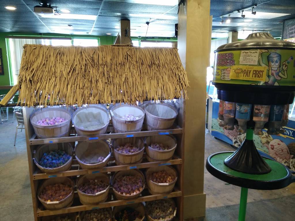 Beach Bunny Ice Cream | restaurant | 501 Roland Ave, Surf City, NC 28445, USA | 9105201144 OR +1 910-520-1144