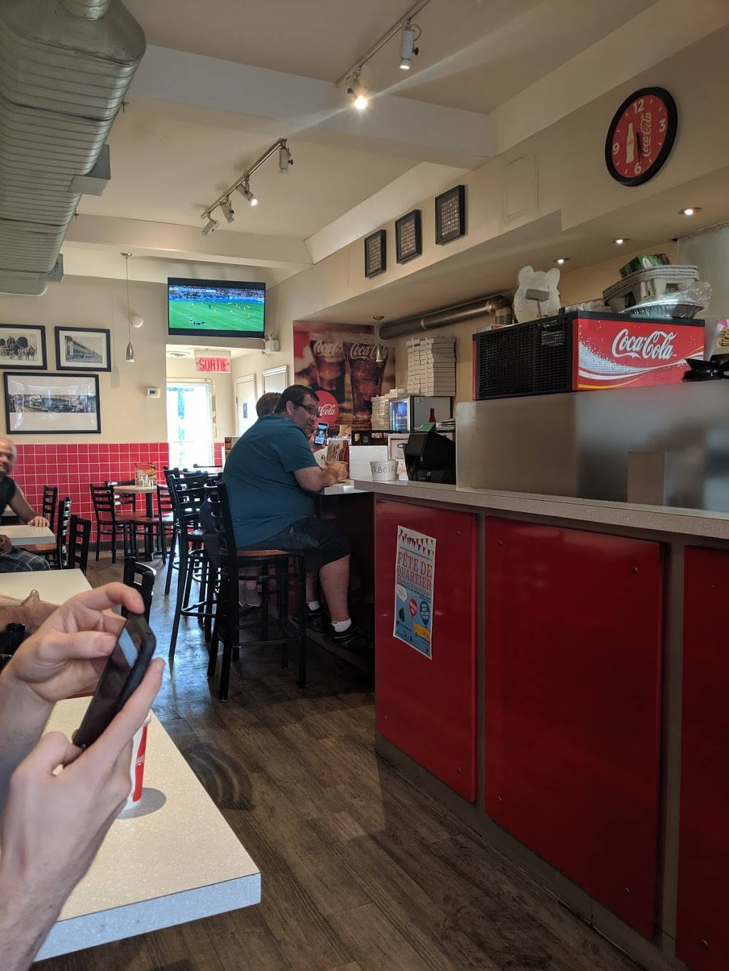 Rex Pizza | restaurant | 4811 Rue Wellington, Verdun, QC H4G 1X5, Canada | 5147683718 OR +1 514-768-3718