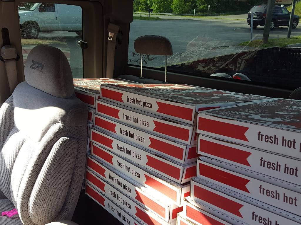 Vitos Pizza | restaurant | 15796 Stewartsville Rd, Vinton, VA 24179, USA | 5408908955 OR +1 540-890-8955