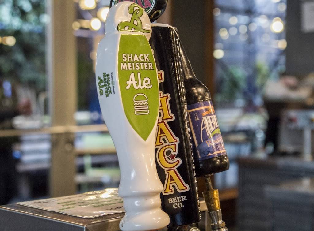 Shake Shack | restaurant | 154 East 86th St, New York, NY 10028, USA | 6462375035 OR +1 646-237-5035