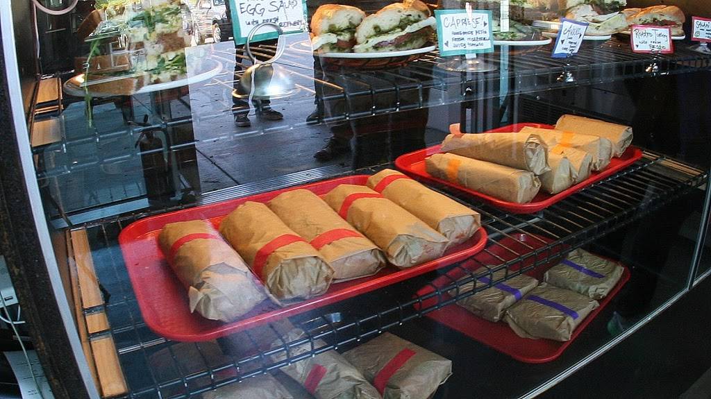 Chasing Lions Cafe | restaurant | 11 Frida Kahlo Way, San Francisco, CA 94112, USA | 4155865466 OR +1 415-586-5466