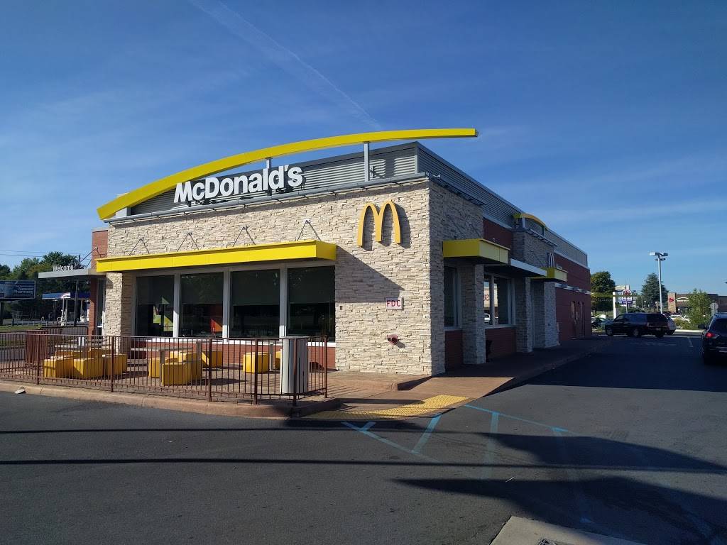 McDonalds | cafe | 1320 Edwin Miller Blvd, Martinsburg, WV 25404, USA | 3042633003 OR +1 304-263-3003