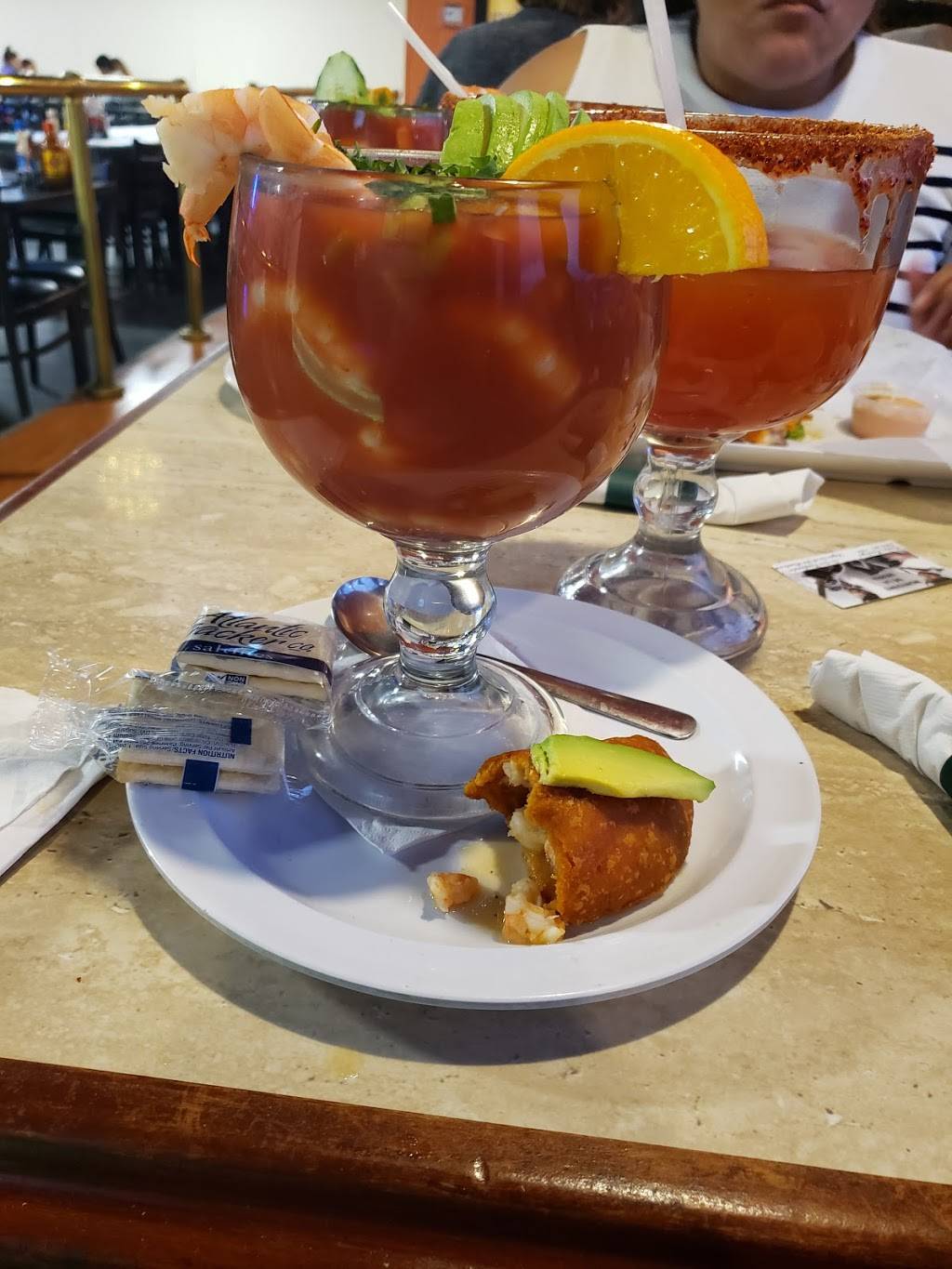 Coco Bongo Mariscos & Bar | restaurant | 5341 W 10th St, Indianapolis, IN 46224, USA | 3174058097 OR +1 317-405-8097